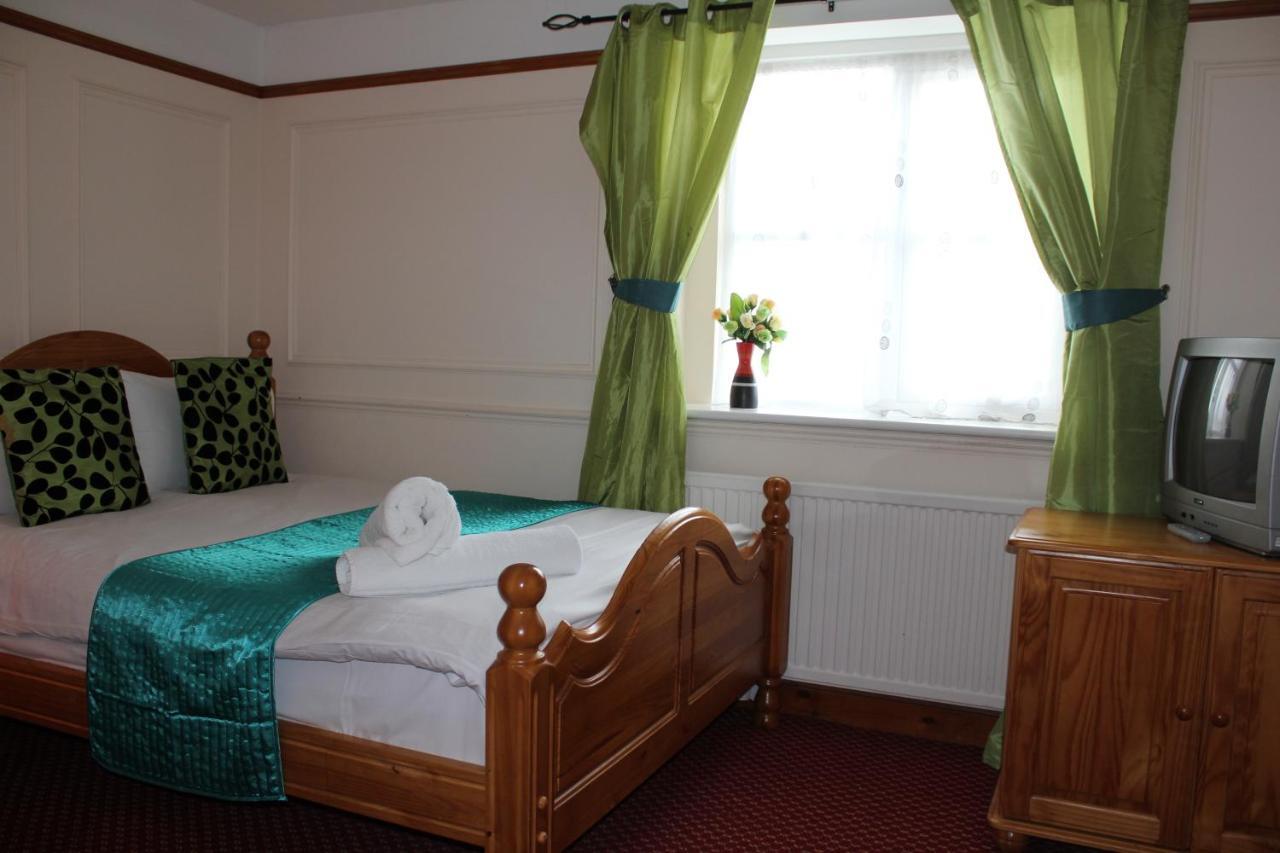 Stansted Skyline Hotel Great Dunmow Buitenkant foto